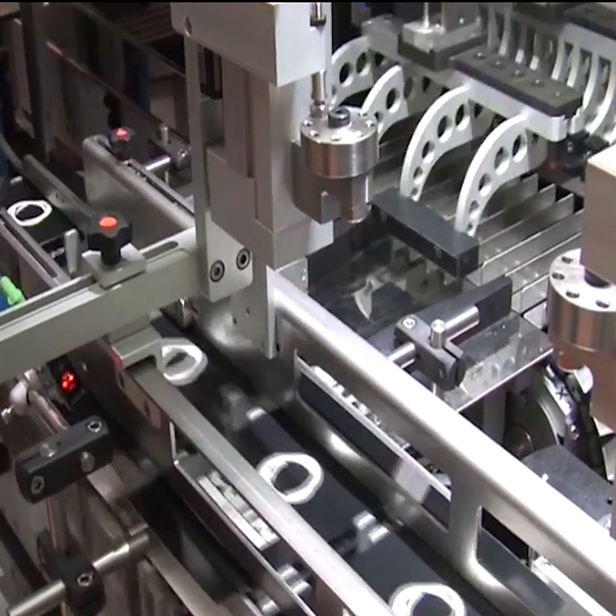 Cama Group Using iTRAK System for CL175 | Rockwell Automation